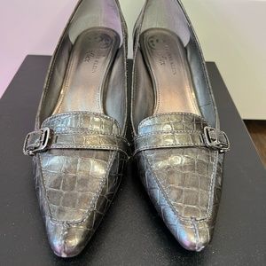 Anne Klein iFlex Heals